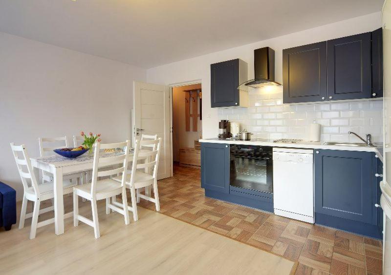 Trevilles Apartamenty - Granatowy ชกลาร์สกา ปอเรมบา ภายนอก รูปภาพ